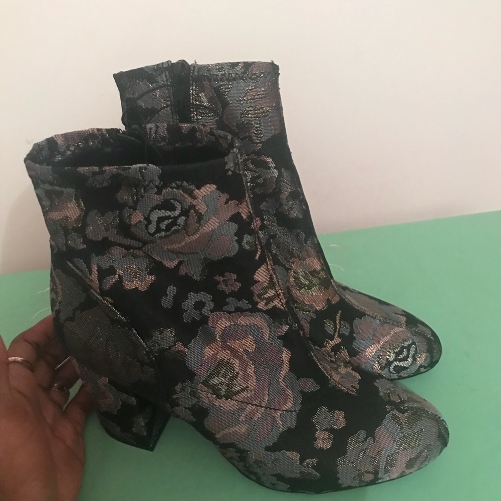 Kenneth Cole Reaction booties (7)